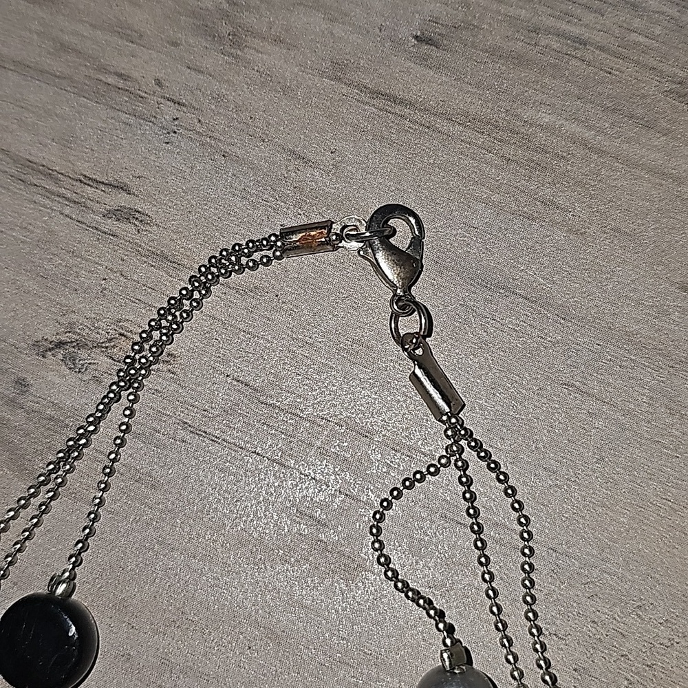 3 Strand Neclace - Picture 4 of 6